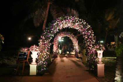 Gate / Entrance and Aisle / Walkway — Reception decor — St. Regis
